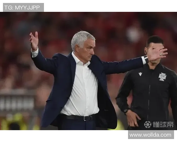 因不满判罚怒袭裁判 足球场上打裁判的球星背后真相揭秘